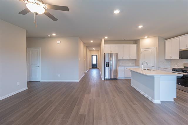 Building Photo - 2210 Gustavus Dr