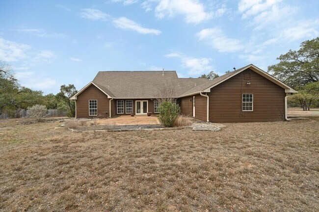 Building Photo - 140 Barton Ranch Cir
