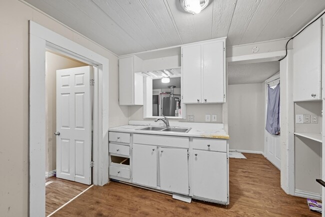 Building Photo - 1025 Chaffin St