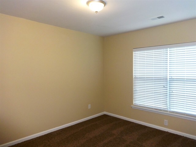 Building Photo - 1131 Moss Grove Dr