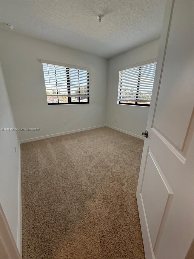 Building Photo - 5044 Gooseberry St