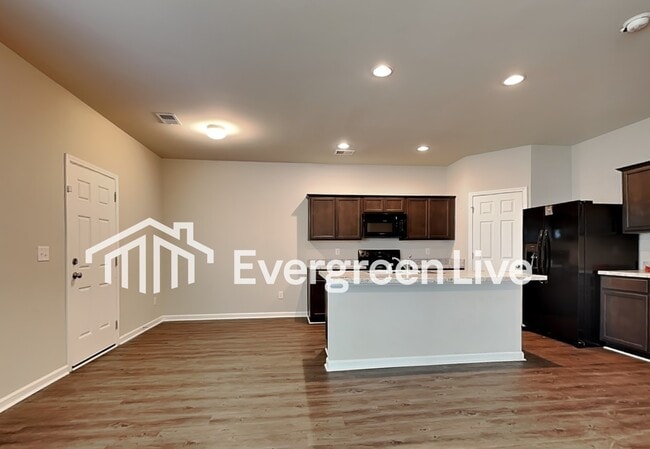 Building Photo - 150 Ross Dr