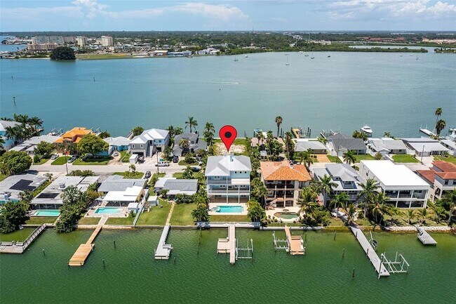 Building Photo - 821 Bay Point Dr
