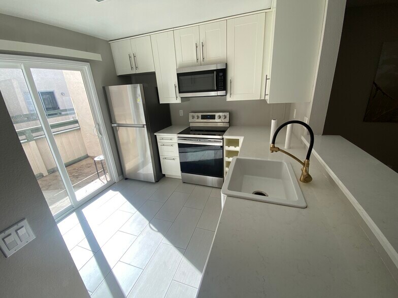 Building Photo - 8791 Gilman Dr