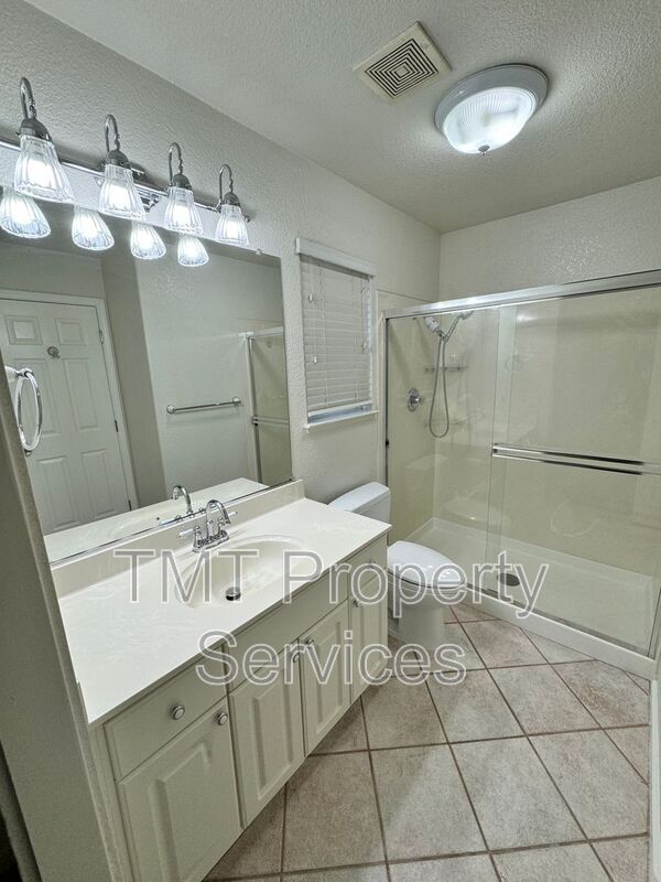 Building Photo - 204 Sapphire Ct