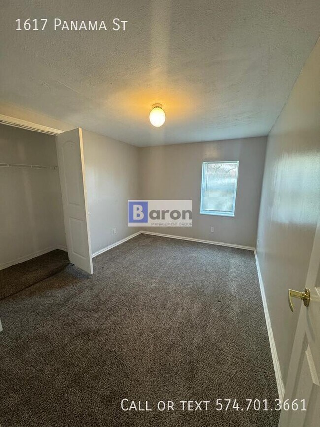 Building Photo - 1617 Panama St