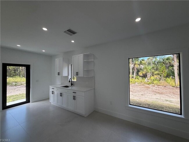 Building Photo - 4141 Everglades Blvd N