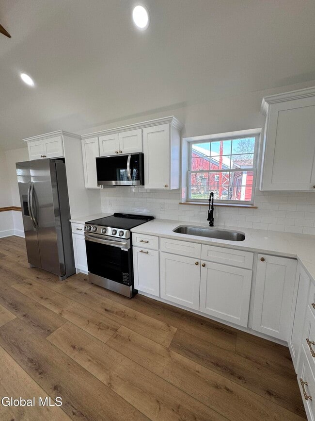 Building Photo - 675 Mac Elroy Rd