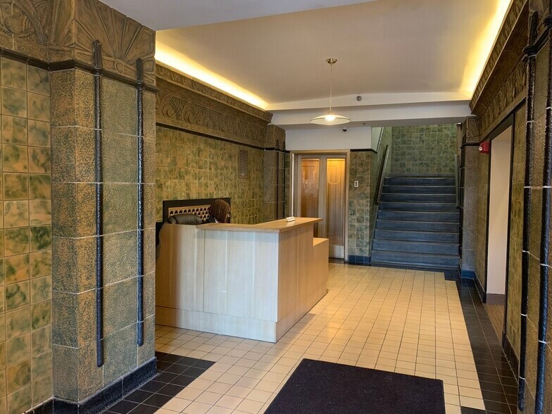 LOBBY - 1550 S Blue Island Ave