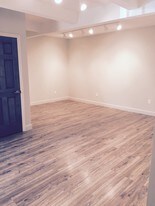 Building Photo - 780 Farmington Ave