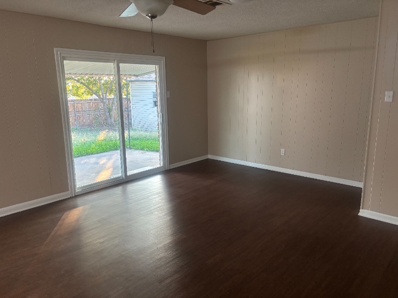 Building Photo - 513 Carlyle Dr