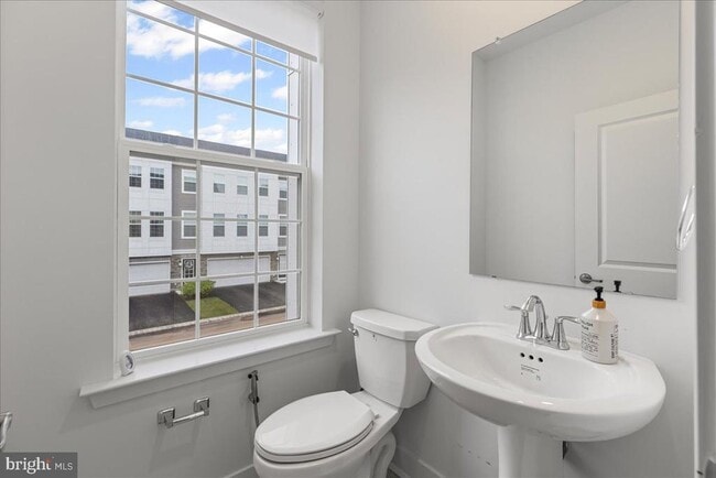 Building Photo - 122 ADA Hightower Ave