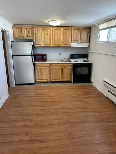 Building Photo - 9 Cherry St