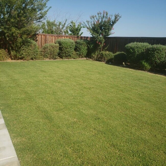 Building Photo - 9803 Buckhorn Peak Dr