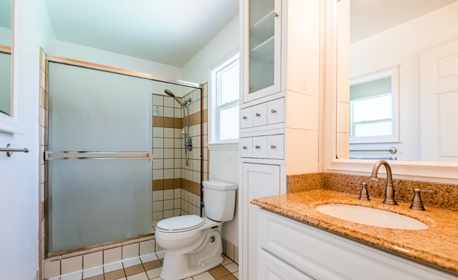 Building Photo - Lovely Home | Central A/C | Swimming Pool