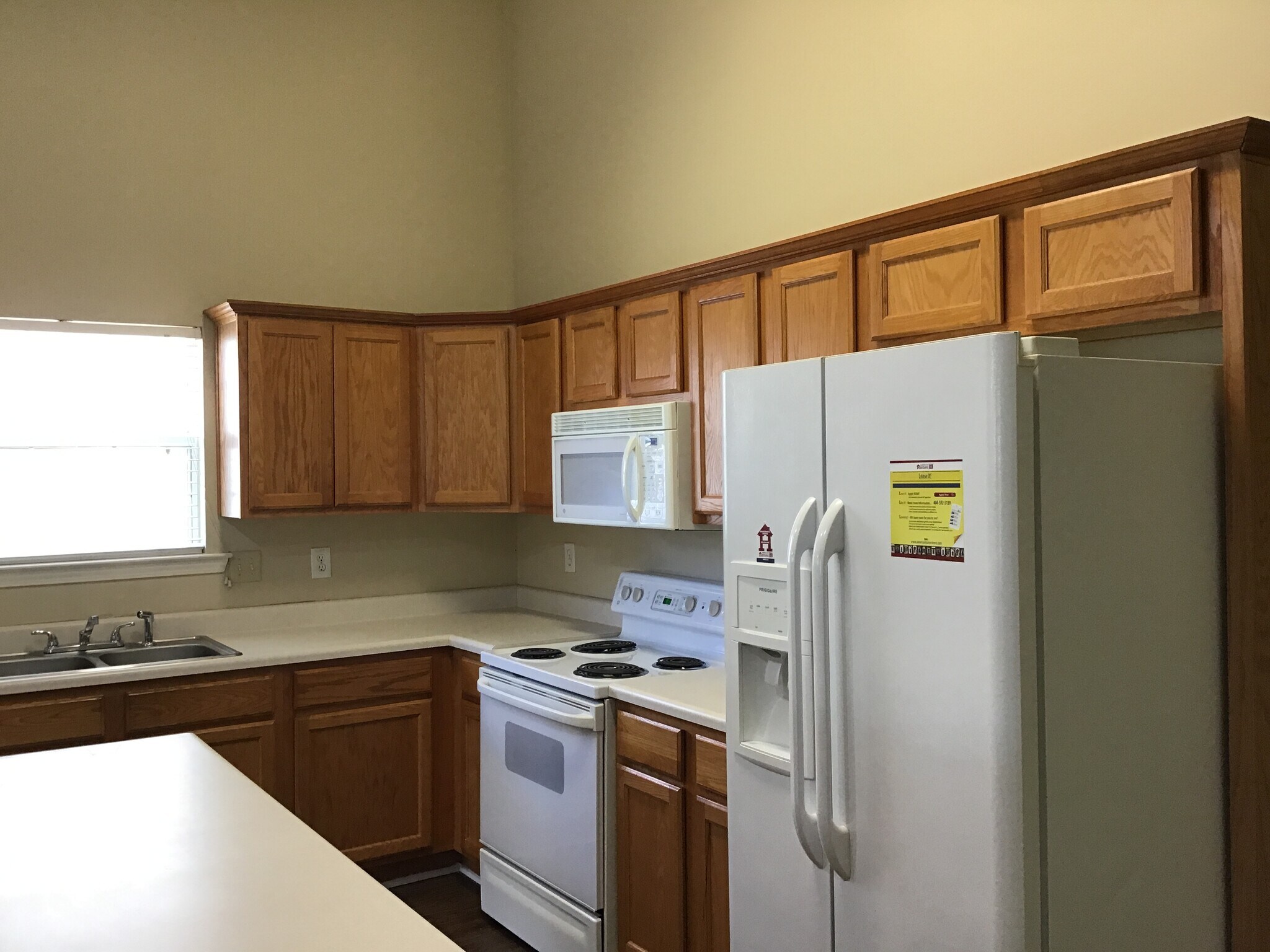 Building Photo - 383 Chadwick Cmns