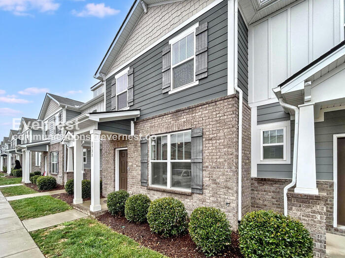 Building Photo - 1731 Frodo Wy