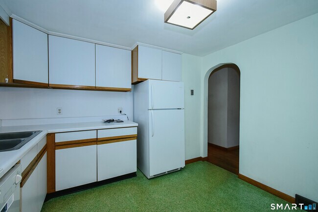 Building Photo - 60 Wildwood Rd