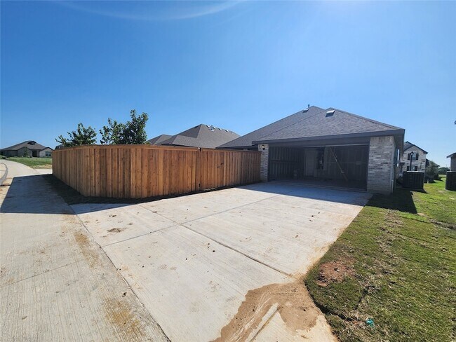 Building Photo - 355 Freestall Dr