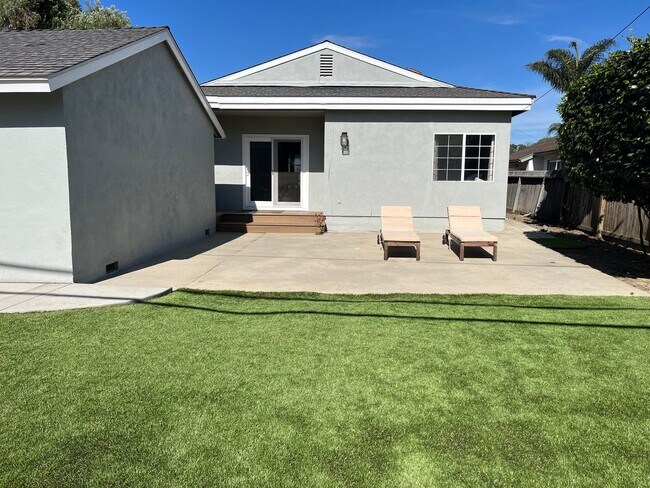 Building Photo - Spacious 3+3 Single Story Home w/ office -...