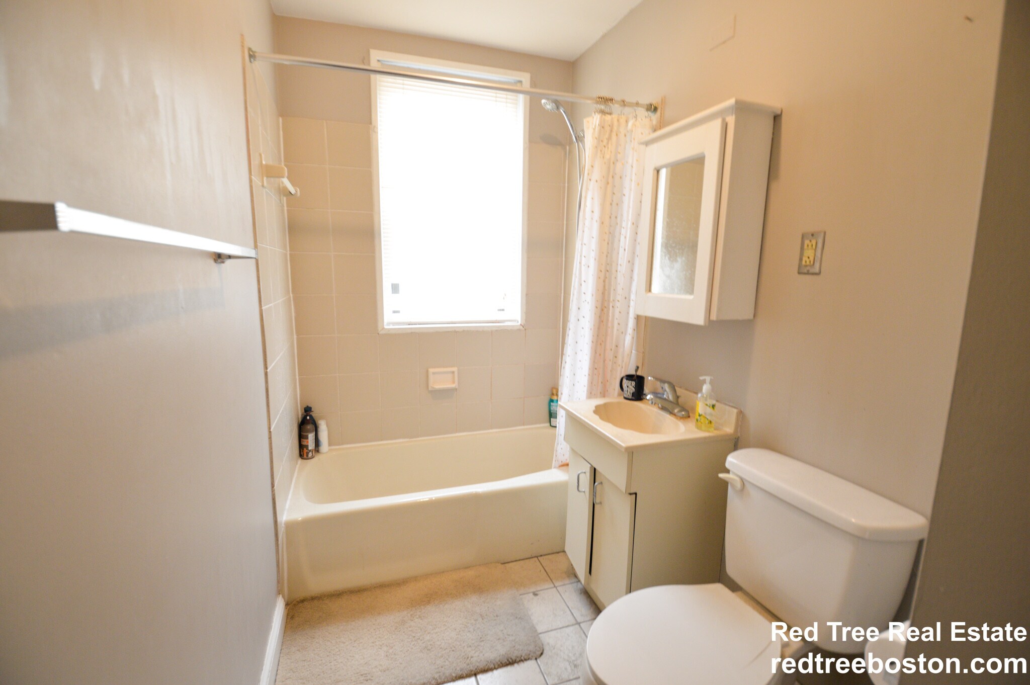 Building Photo - 374 Chestnut Hill Ave