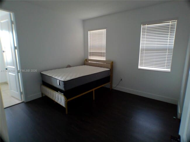 Building Photo - 3308 W 95th Terrace