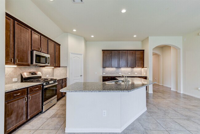 Building Photo - 84 Linnwood Dr