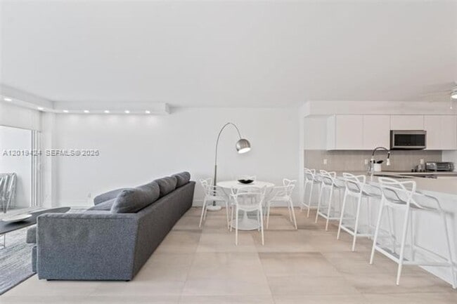 Building Photo - 5700 Collins Ave