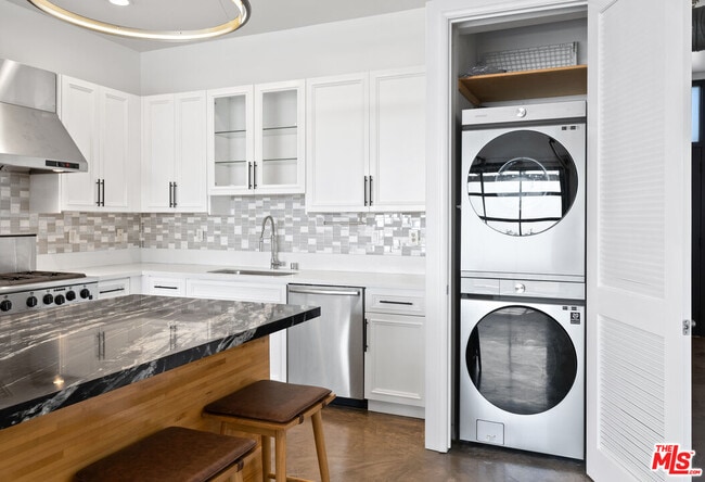 Building Photo - 1544 12th St