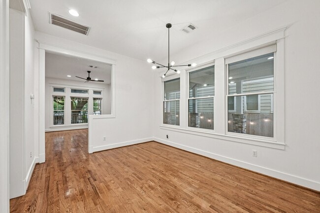 Building Photo - 1537 Alexander St