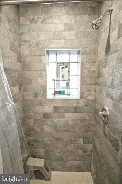 Building Photo - 316 Salaignac St