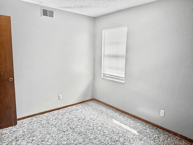 Building Photo - 8630 Lane Ave