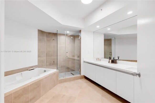 Building Photo - 21055 Yacht Club Dr