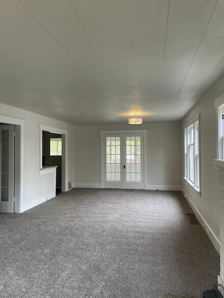Building Photo - 903 S 19th Ave