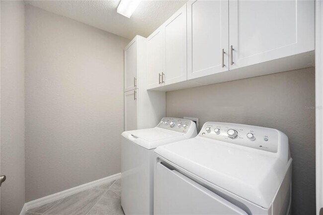 Building Photo - 10063 Crooked Crk Dr