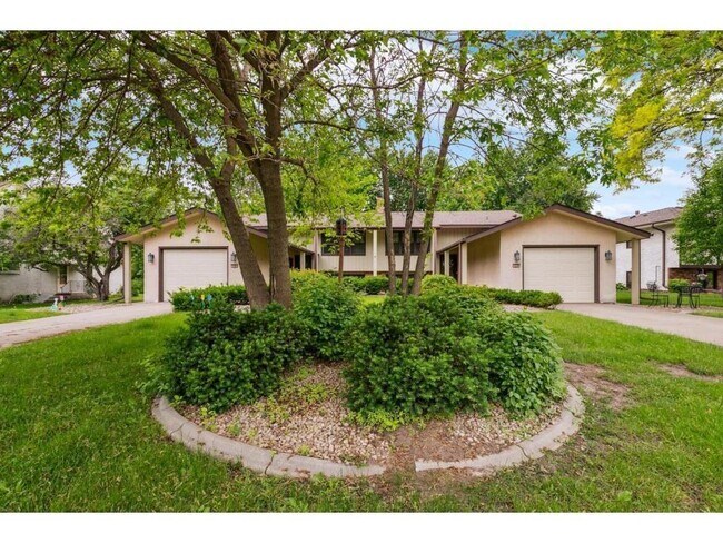 Building Photo - 3308 Roosevelt Ct NE