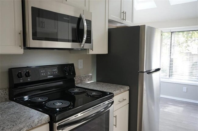 Building Photo - 2845 Holcomb Bridge Rd