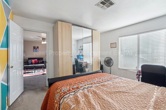 Building Photo - 12571 W Mauna Loa Ln