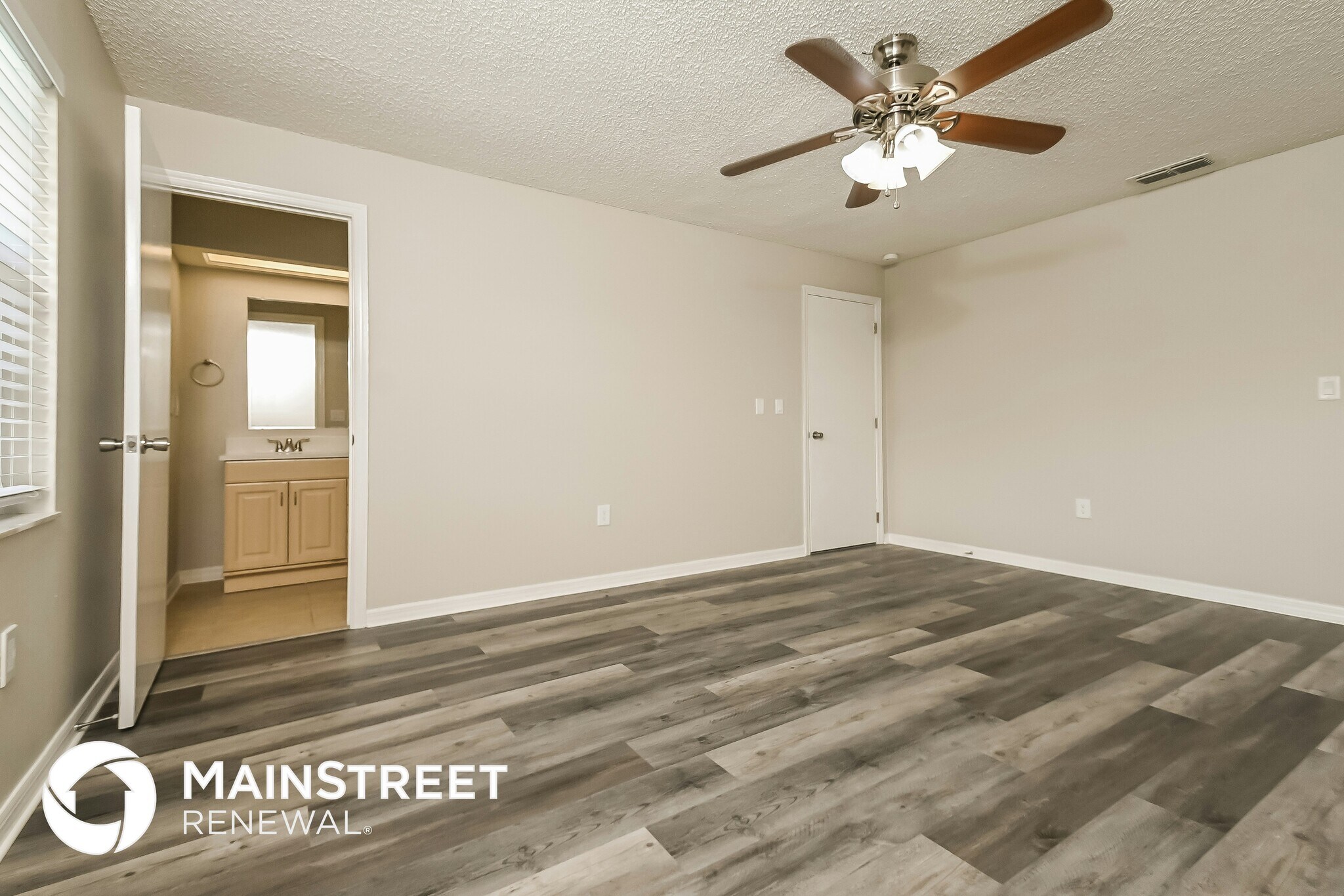 Building Photo - 4135 Old Colony Rd