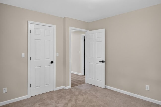 Building Photo - 9512 Heathwood Dr