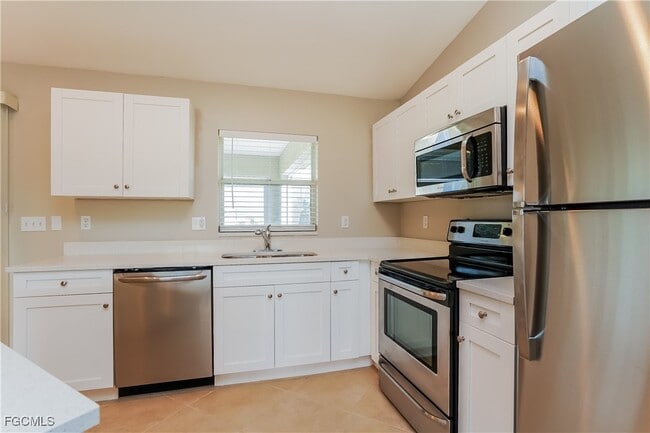 Building Photo - 1405 SW 13th Terrace