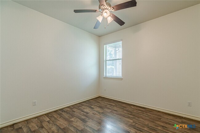 Building Photo - 124 Mary Max Cir
