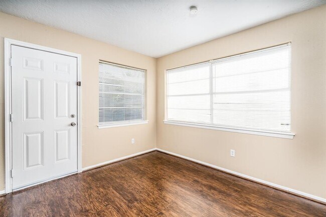 Building Photo - 9903 Cane Creek Dr