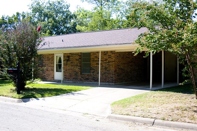 Building Photo - 650 N Donna Ave