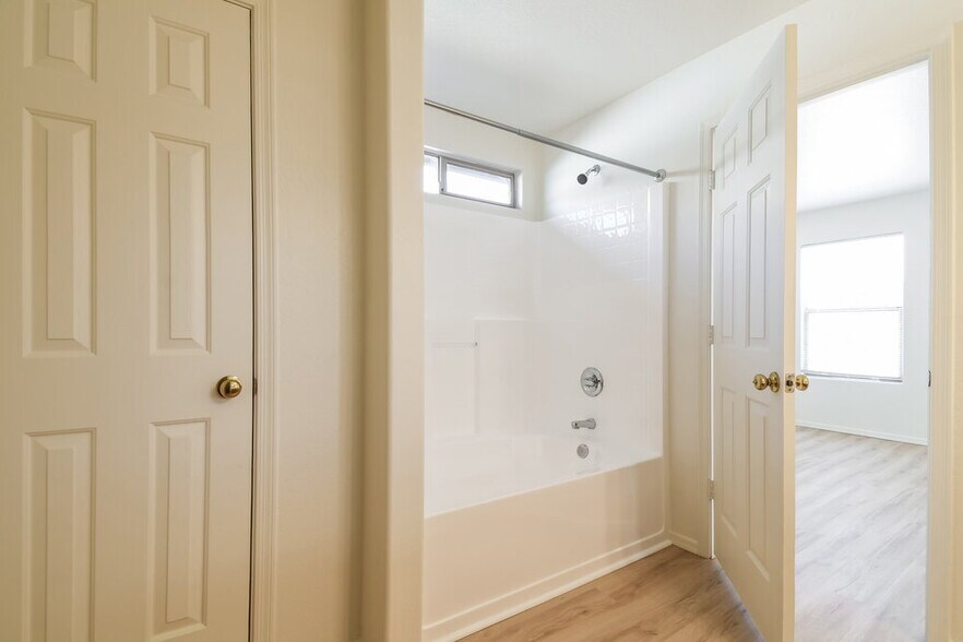 Building Photo - 7401 S 30th Ave