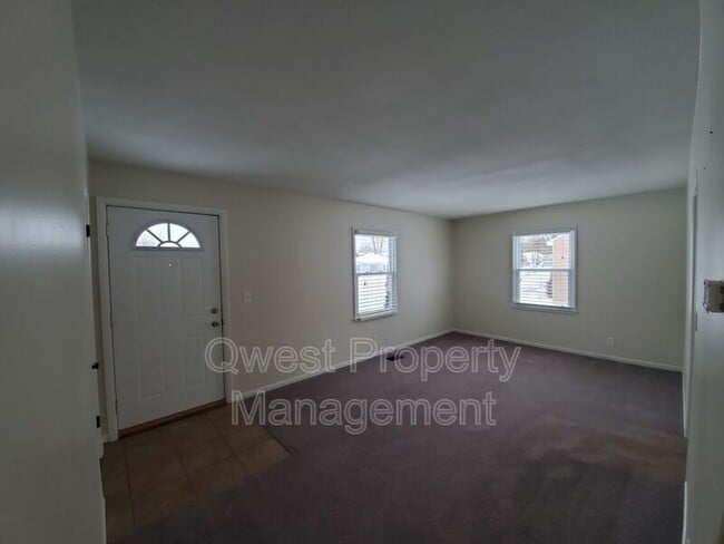 Building Photo - 1647 Mason St NE