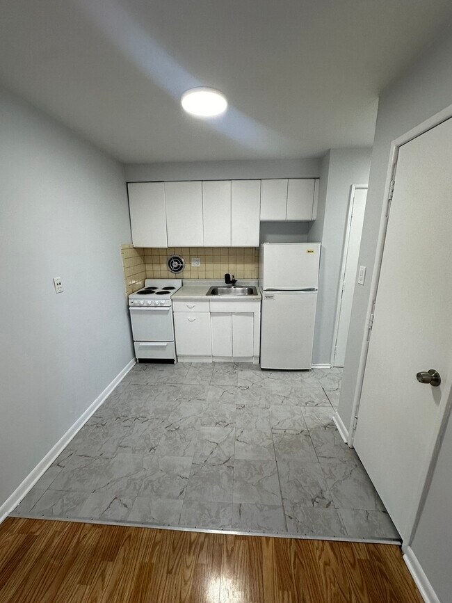 Building Photo - 3157 N Leclaire Ave