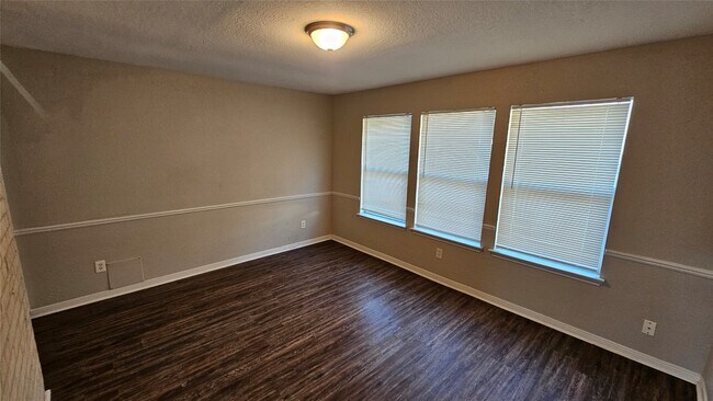 Building Photo - 19522 Lake Hollow Ln