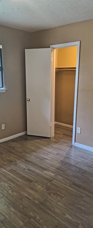 Building Photo - 3906 Oakside Dr