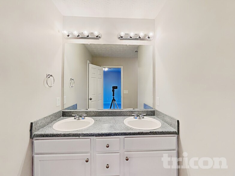 Building Photo - 2384 Tolliver Hills Ln